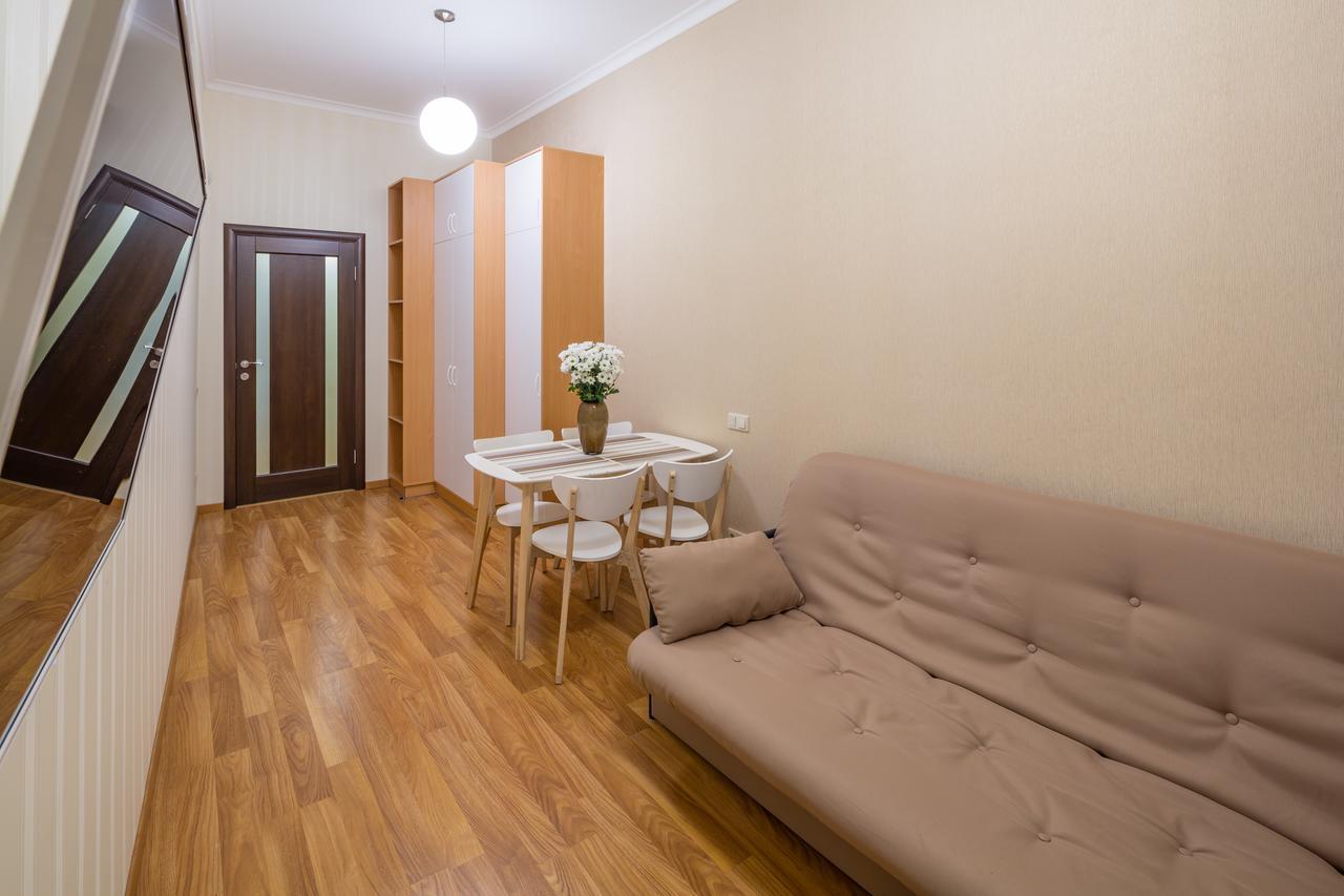 Apartment On Svobody Avenue 25 Лвив Екстериор снимка