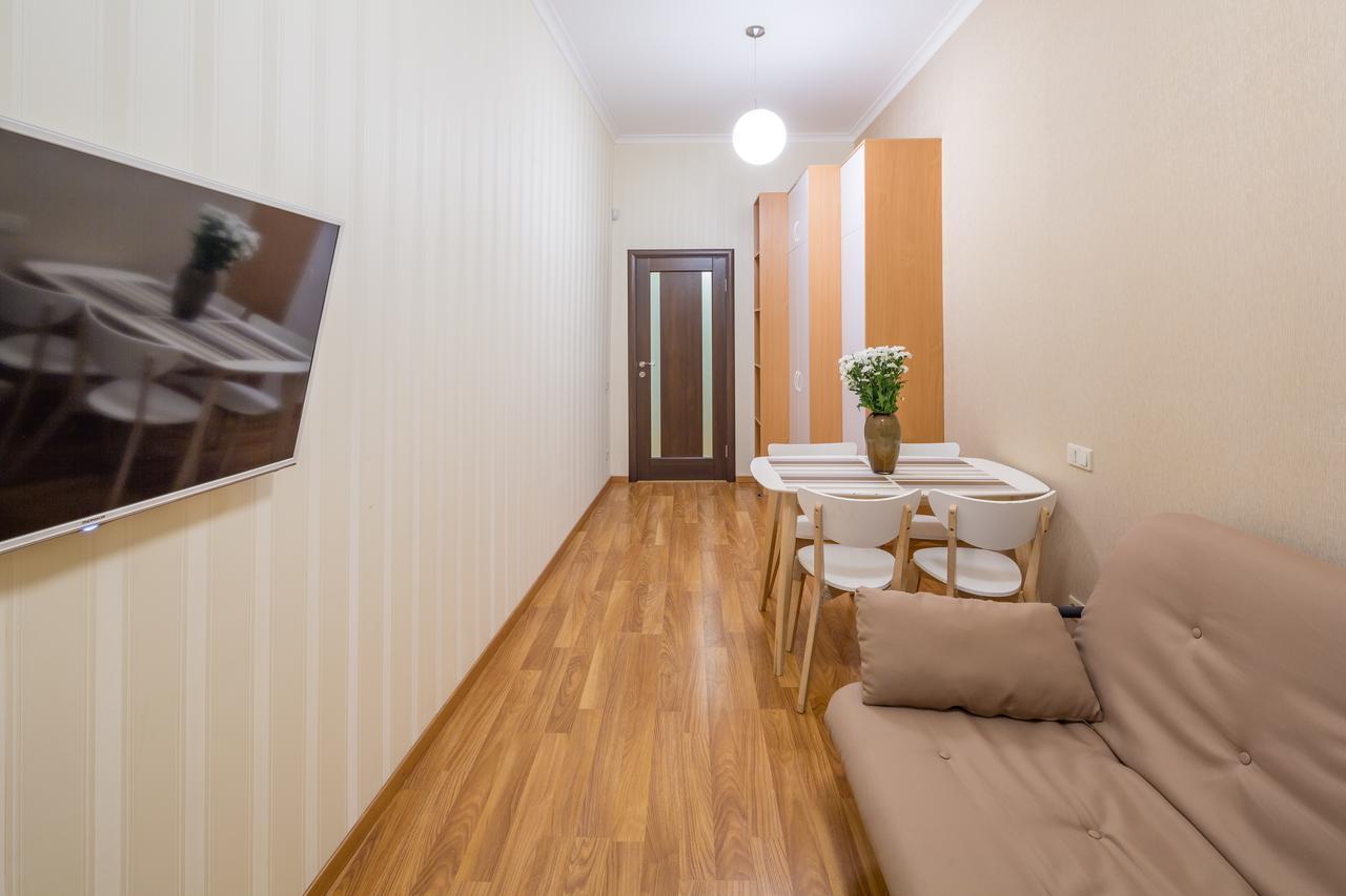 Apartment On Svobody Avenue 25 Лвив Екстериор снимка