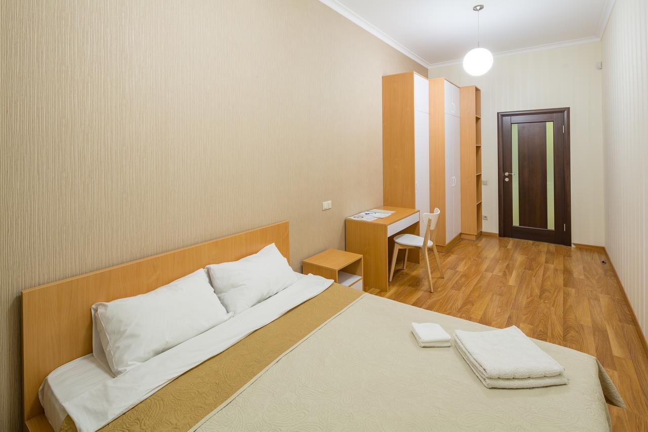 Apartment On Svobody Avenue 25 Лвив Екстериор снимка